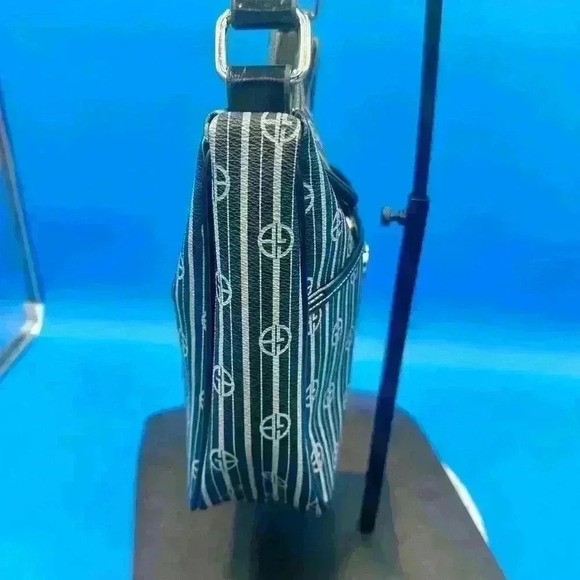 Giani Bernini Black and Gray Shoulder Bag. One Handle.  Very Clean Bag. EUC - Picture 4 of 16